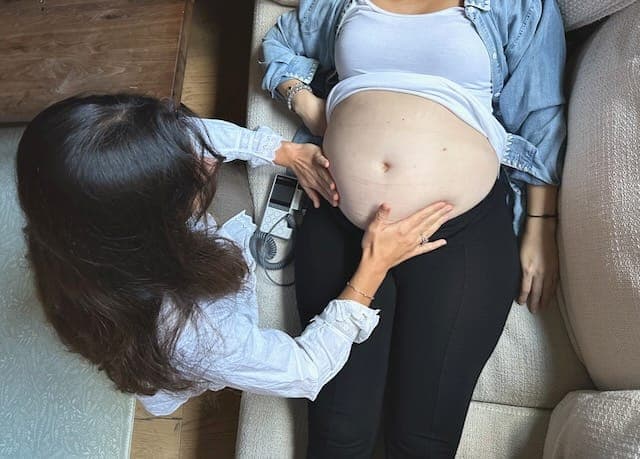 The midwife who stays when your pregnancy gets complicated